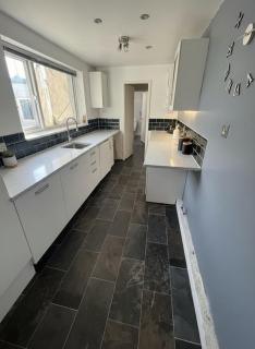 3 bedroom home in Sunderland - 2