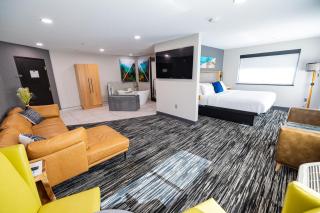 Creekside Hotel & Suites - 4