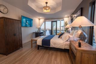 Lakefront Luxury Home in Texas Hill Country With scenic views and loaded with amenities - 4