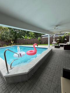 Spacious, Luxe Four bedroom House with Pool 15 mins away from Fort Lauderdale Airport, Beaches and Shops! - 8