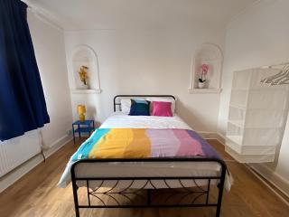 4-Bedrooms - Perfect for those working in Bridgend - 2