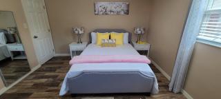 Modern Peaceful Getaway 9 Min to Beach Fast Wi-Fi - 2