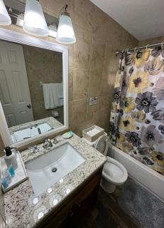 Modern Peaceful Getaway 9 Min to Beach Fast Wi-Fi - 3