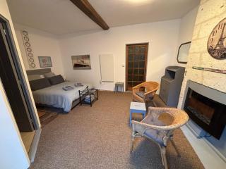 Au Pied du Chateau - 6