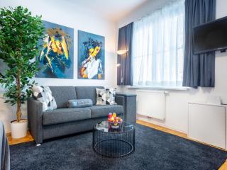 Superior Studio at St Stephen's Cathedral City Center - 1 min walk to Vienna City Center - 0
