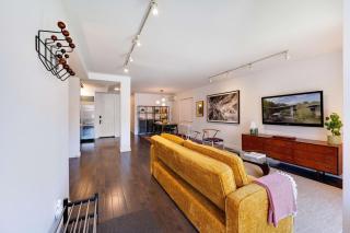 Modern 2BR House, Cozy, Family-Friendly & Central - 9