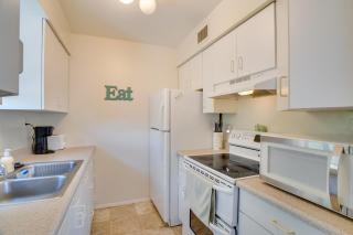 Less Than half Mi to Trail Dust Town Retreat with Peak Views - 8