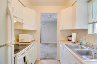 Less Than half Mi to Trail Dust Town Retreat with Peak Views - 1