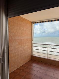 Bahia Beachfront Apartment - 9