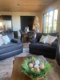 Mountain Breeze By Beyond Expectations W Hot Tub - 1