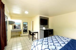 Americas Best Value Inn San Antonio Airport South - 3