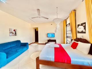 Elna's Nyali - Work & Unwind - Pool, Sea Views, AC & Fast Wi-Fi - 3