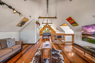 Fireside Lodge Lake View Hot Tub Game Room - 8