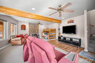 The Kool Kabin with Chill Deck, Fire Pit and BBQ Grill - 5