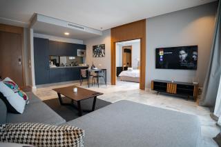 Cedar Stays Appartement 1 chambre salon, parking, climatisation, Wifi, balcon - 4