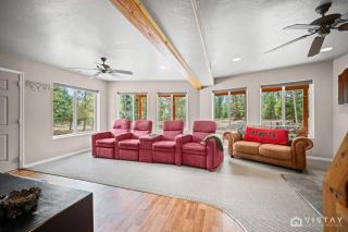 The Kool Kabin with Chill Deck, Fire Pit and BBQ Grill - 1