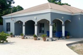 4 Bed House Sleeps 8 - Garden and Pets Welcome - 3