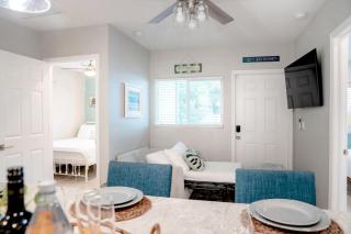 Cozy Coastal Cottage Whole House Sleeps 10 - 9