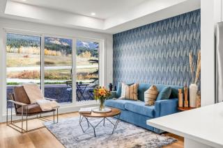 Brand New 1BR Canmore Retreat Hot Tub, Sauna, Gym - 3