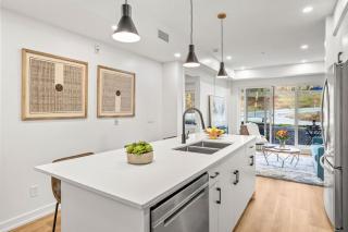 Brand New 1BR Canmore Retreat Hot Tub, Sauna, Gym - 2