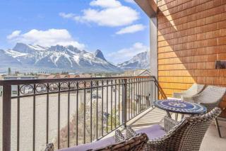 Mountain View Penthouse 3BR with Private Hot Tub - 5