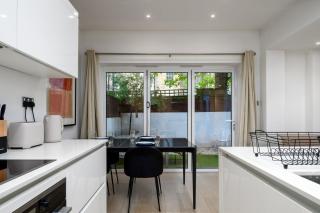 GuestReady - Modern Urban Retreat in Camden - 3