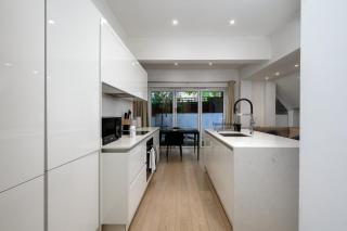 GuestReady - Modern Urban Retreat in Camden - 6