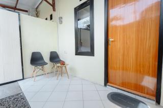 DE Homestay pusat kota Banyuwangi - 6