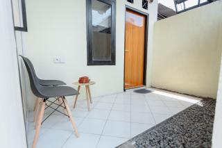 DE Homestay pusat kota Banyuwangi - 5