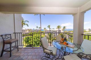Kihei Akahi D402 · AKH D402 2BD Condo Across Beach Ocean View AC - 4
