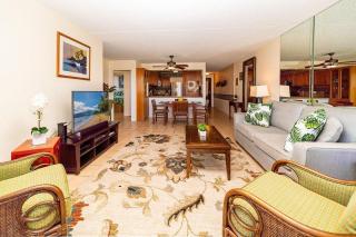 Kihei Akahi D402 · AKH D402 2BD Condo Across Beach Ocean View AC - 1
