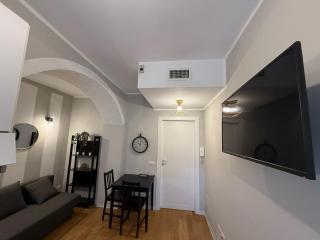 Charming Borgo in the City - 9