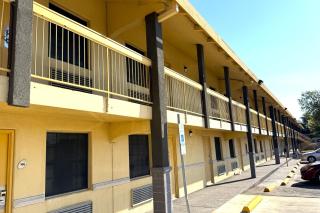 Townhouse Garden Inn & Suites San Antonio I 35 - 9