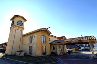 Townhouse Garden Inn & Suites San Antonio I 35 - 2