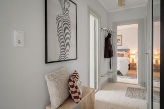 Stylish 2BR Apartment in Central Sundbyberg - 6