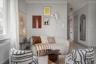 Stylish 2BR Apartment in Central Sundbyberg - 2