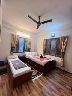 Shiva's Dream Hotel - 5