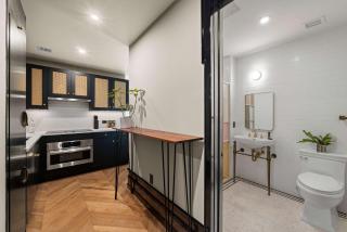 Freeman 303 by Rove - 1BR Condo with Shared Amenities - 5