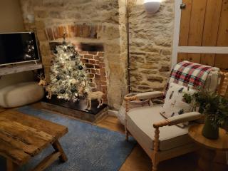 18th Century Cottage in Cirencester with Garden - 0