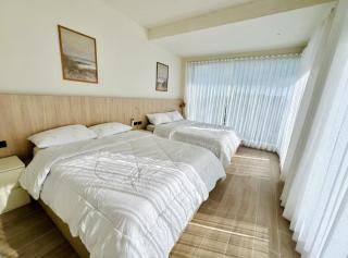 House La Vie Rizal - 0