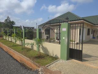 Lakeside Hilltop Haven -3 Bedroom House - Katamanso - 6