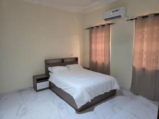 Lakeside Hilltop Haven -3 Bedroom House - 3