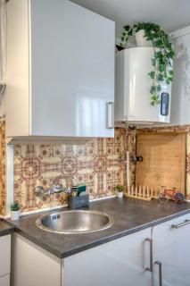 Terrace Charming Century Apartment - 8