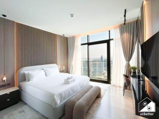 Luxurious 3BR Canal View Apartment l Pool & Gym - 7