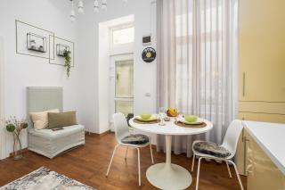 Deluxe Hillside Apartment Near City Center - 2