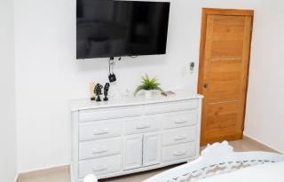 Beautiful family home LR - 9