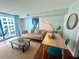 Amazing 3 BR Condo At Brickell with Pool - 9