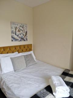 Elegant 5 bedroom - Free Parking - Fast WiFi - Contractor Friendly - 4