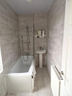 Elegant 5 bedroom - Free Parking - Fast WiFi - Contractor Friendly - 5