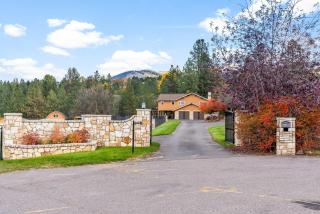 The Fox Watch A Luxury Retreat - 5